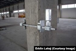 Një paisje e dizajnuar dhe prodhuar nga kompania ReachteQ, që nevojitet për punë në sektorin e ndërtimtarisë.