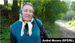 Сацыяльная работніца Маргарэта Пыслэ гаворыць з Радыё Свабодная Эўропа / Радыё Свабода ў сваёй роднай вёсцы Кушэлэўка ў паўночна-ўсходняй Малдове