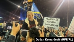 Dijana Hrka ispred Skupštine Srbije, 5. novembar 2025.