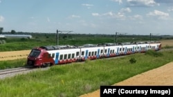 O garnitură electrică produsă de Alstom, model Coradia Stream. Imagine de arhivă.