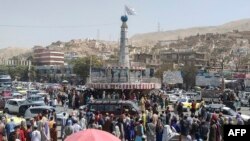 Останній наразі, на 11 серпня, здобуток «Талібану»: місто Пулі-Хумрі, центр провінції Баглан на північному сході Афганістану, кілометрів за 200 на північ від столиці Кабула. Над містом піднятий прапор екстремістів