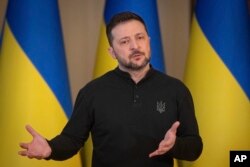 Президент Володимир Зеленський під час брифінгу у Києві 12 березня 2025 року