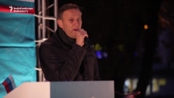 Navalny Attends Hearing, Faces Jail Time
