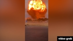 Жамбылдагы аскердик бөлүктүн кампасындагы жарылуу. 26-август, 2021-жыл. (Видеодон алынган кадр)