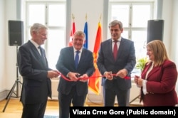 Ministri vanjskih poslova Danske i Crne Gore, Lars Loke Rasmusen i Ervin Ibrahimović, na otvaranju Ambsade Crne Gore u Kopenhagenu, jun 2025.