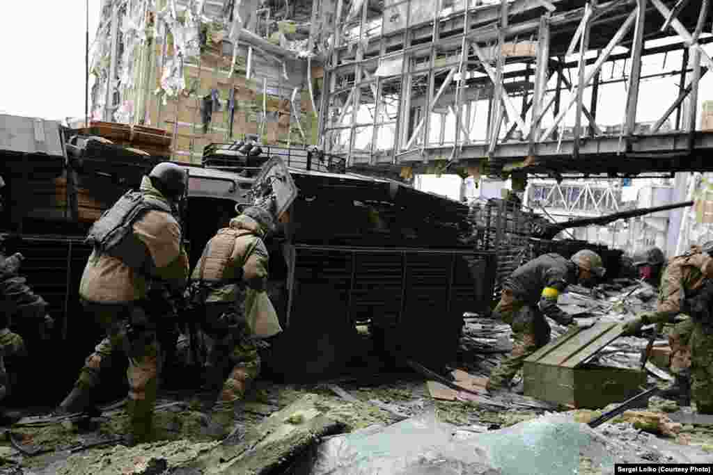 Товариші під обстрілом знайшли ящик, який використали як тимчасову домовину 