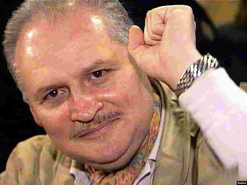 Ильич Рамирес Санчес, Карлос Шакал, во время суда во Франции 28 ноября 2000 года. "Шакал" назвал несколько терактов кодовым словом "танго". "Танго в Мюнхене" относилось к штаб-квартире РСЕ/РС. В нем активно участвовали несколько человек, но, как замечает Каммингз, вряд ли кто-то когда-нибудь понесет за это наказание. Сам Карлос Шакал отбывает пожизненное заключение за другие теракты. Немец Йоханнес Вейнрих из "Революционных ячеек" отбывает наказание за взрыв французского культурного центра в Западном Берлине в 1983 году. Швейцарец Бруно Брегет, который и нажал на детонатор бомбы в Мюнхене, был арестован во Франции в 1982 году, но вскоре отпущен. В 1995 году он исчез.&nbsp;Один из принимавших участие в теракте баскских террористов умер на Кубе.&nbsp;Личность еще одного не была установлена. Румынский генерал, который дал приказ о теракте, умер. Румынского офицера разведки, который координировал группу, тоже уже нет в живых.&nbsp; &nbsp;&nbsp