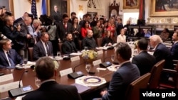 Президент США Дональд Трамп и президент Украины Владимир Зеленский во время переговоров в Белом доме 17 октября