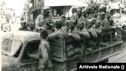 Soldații sovietici au ocupat București pe 30 august 1944, fără să tragă un foc, ca aliați. Capitala fusese bombardată de naziști, pe 24 august, imediat după lovitura de palat a Regelui Mihai care scosese țara din alianța cu Hitler. Dar armata română preluase complet controlul.