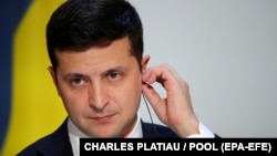 Результатам опитування Зеленського будуть довіряти 43,4%, не будуть – 40,7%