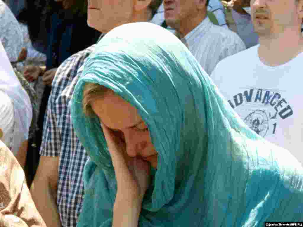 Doček konvoja kamiona sa posmrtnim ostacima Srebreničana, Sarajevo, juli 2011
