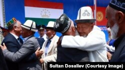 Карамык жана Бор-Дөбө чек ара бекеттеринин ачылышы.