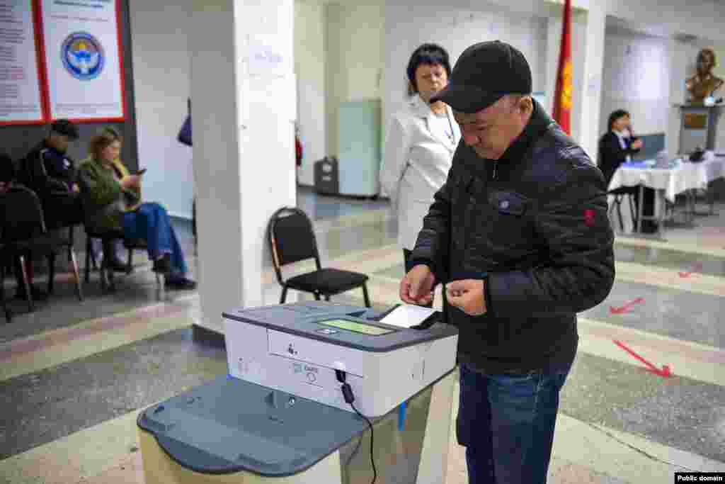 Жогорку Кеңешке депутаттарды шайлоо. 2025-жыл, 30-ноябрь. Бишкек. 