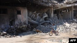 Reprezentanții ONU spun că unii locuitori din Gaza au fost nevoiți să se mute și de 10 ori, din cauza operațiunilor militare, în căutarea unui adăpost sigur, despre care spun că nu există.