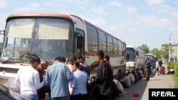 Жүз миңдеген тажик жарандары эми туугандарын көрүш үчүн да, аймактан өтүш үчүн да башка жолду издеши керек