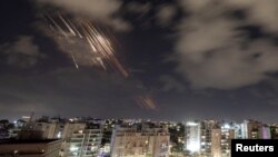 Израилдин Ашкелон шаарына багытталган Ирандын ракеталары. 1-октябрь, 2024-жыл.