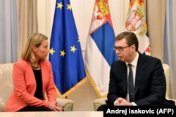 Верховний представник Євросоюзу в справах зовнішньої політики Федеріка Моґеріні та президент Сербії Александр Вучич. Белград, 27 березня 2018 року
