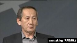 Акылбек Сариев.