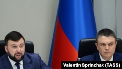 Ватажок угруповання ДНР Денис Пушилін і ватажок угруповання ЛНР Леонід Пасічник роблять заяву щодо зустрічі глав країн у нормандському форматі. Гредень 2019 року 