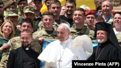 Папа Франциск і українські воїни. Ватикан, 22 травня 2019 року