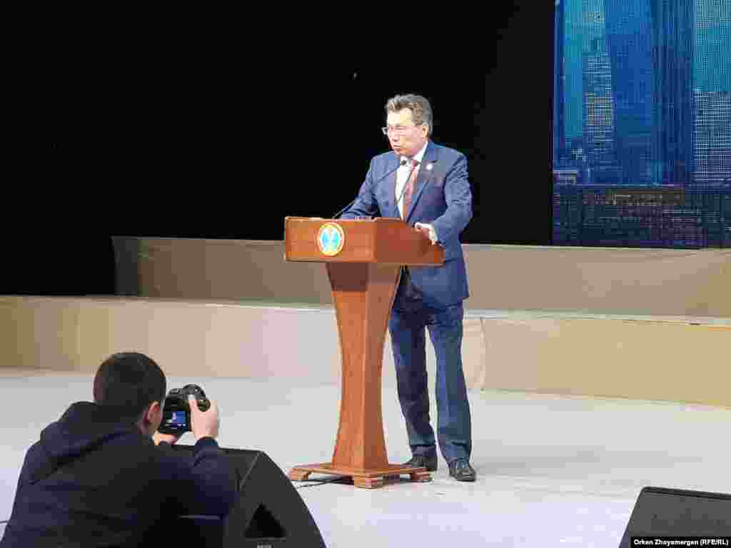 Астана қаласының әкімі Бақыт Сұлтанов "Аудан әкімдіктері көп балалы аналардың шағымын жинап жатыр"