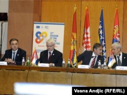 Sa sesije Igmanske inicijative u Beogradu, oktobar 2011.