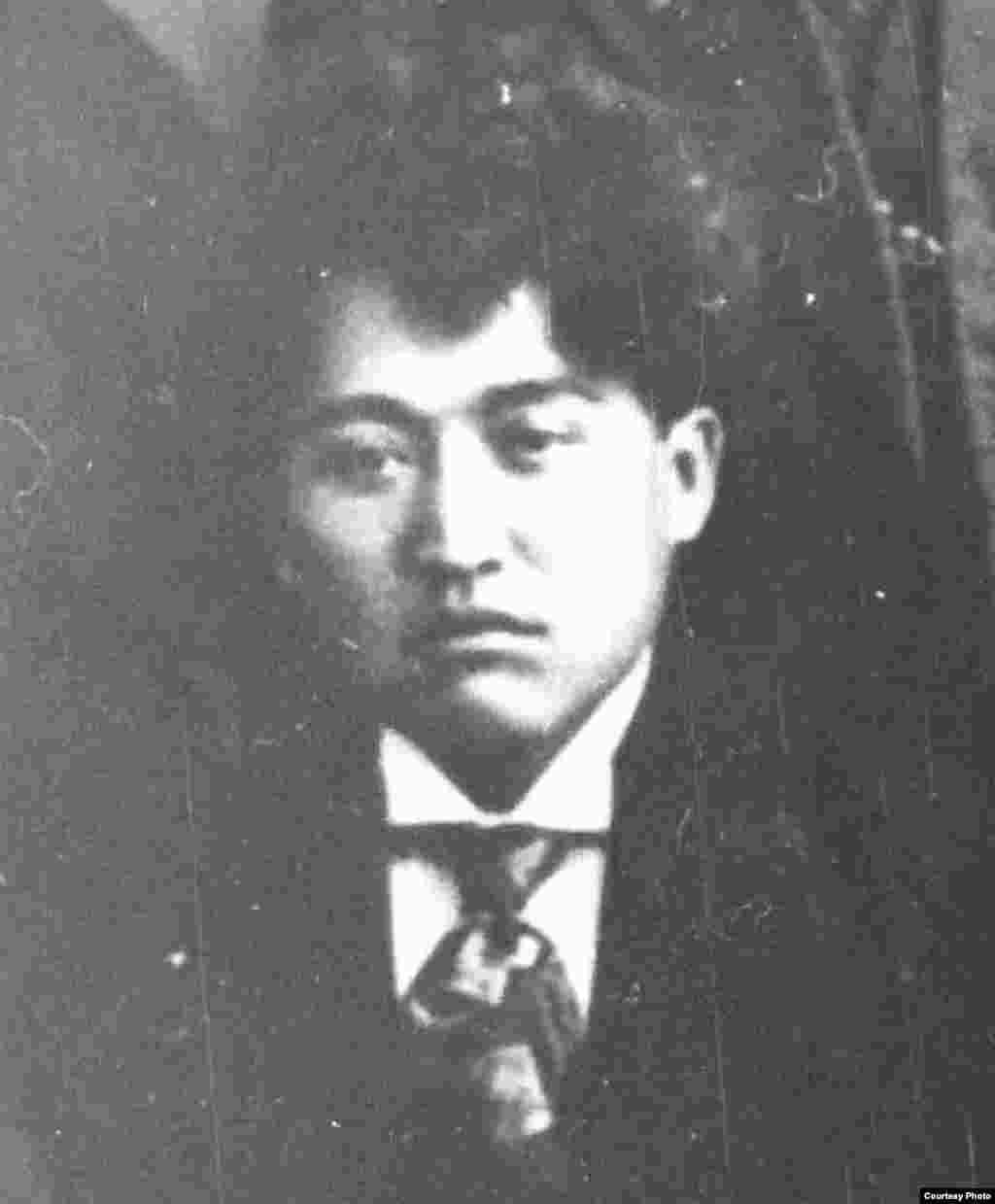 Мағжан Жұмабайұлы, "Алаш" қозғалысының қайраткері, ақын, қазақ әдебиетінің көрнекті өкілі. &laquo;Қазақ&raquo; газетінің белсенді авторларының бірі.