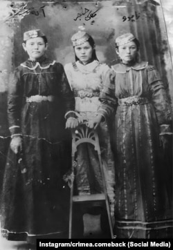 Родственники Лии в 1910-х годах. Они родом из уже исчезнувшего села Карангит в Джанкойском районе Крыма