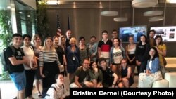 Participanții la programul Telling Our Stories 1989 la sediul Europei Libere de la Praga