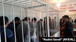 Муҳокимаи ҳашт сокини ноҳияи Қубодиён ба иттиҳоми пайравӣ аз ДОИШ. Вилояти Хатлон, 2016