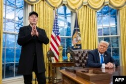 Илон Маск Трамп Оқ уйга иккинчи бор президент сифатида қайтишида муҳим рол ўйнаган шахс.