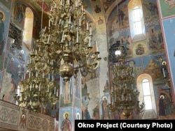 Интерьер церкви, поврежденный при обстреле