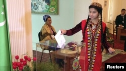Избирательный участок на выборах президента Туркменистана, Ашхабад, 12 февраля, 2012. 