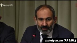 Исполняющий обязанности премьер-министра Армегии Никол Пашинян, Ереван, 23 ноября 2018 г.