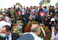 Чек арада окко учкан полковниктин туугандары. Баку, 2020-жыл