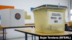 Komisioni Qendror i Zgjedhjeve tha se ka gabime në shtypjen e kodit të vendvotimit, por insistoi se kjo nuk e minon integritetin e zgjedhjeve.