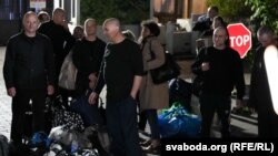 Група палітвязьняў пасьля вызваленьня 11 верасьня ў Вільні