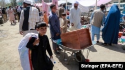 یکی از بازار های شهر کابل 