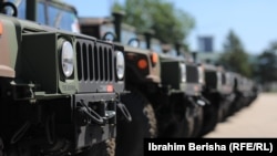 Американські військові позашляховики Humvee, архівне фото