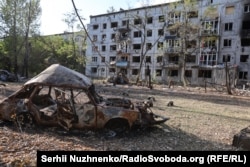 Пошкоджений російськими обстрілами житловий будинок в Добропіллі, Донецька область, серпень 2025 року