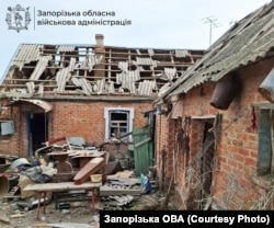 Последствия российских атак по селам Запорожской области, лето 2025 года