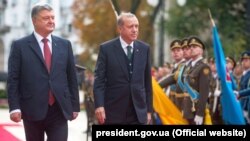 Петро Порошенко і Реджеп Тайїп Ердоґан (праворуч), Київ, 9 жовтня 2017 року