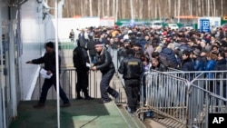 Московский миграционный центр в Сахарово. 22 апреля 2015 года