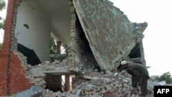 په سوات او قبايلي سيمو کې وسلوالو په سلګونو ښوونځي وران کړي دي. پخوانی انځور