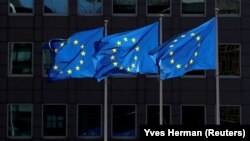 У списку – 29 фізичних осіб і сім компаній. Імена і назви будуть опубліковані 17 грудня в офіційному журналі ЄС