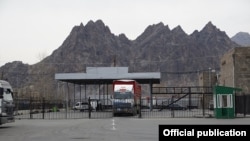 Арменияның Иранмен шекарасындағы жүк терминалы. 29 қараша, 2018 жыл.