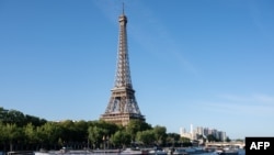 په پاریس کې د ایفل برج یو انځور