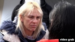 "Oni [predstavnici vlasti] mene ne smeju pogledati u oči sigurno", izjavila je Dijana Hrka za RSE.