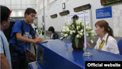 В зале регистрации аэропорта. Фото с официального сайта ОАО "Международный аэропорт "Манас". 