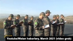 Harby we hukuk gurluşlarynyň ýolbaşçylary prezidentiň gök-bakja, maldarçylyk önümlerini ýetişdirmek tabşyryklaryny belläp alýarlar.